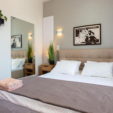 Modern Studio Beside Metro Yaroslava Mudroho, Universytet - Chernyshevska Str 95-7 Κχαρκίβ Εξωτερικό φωτογραφία
