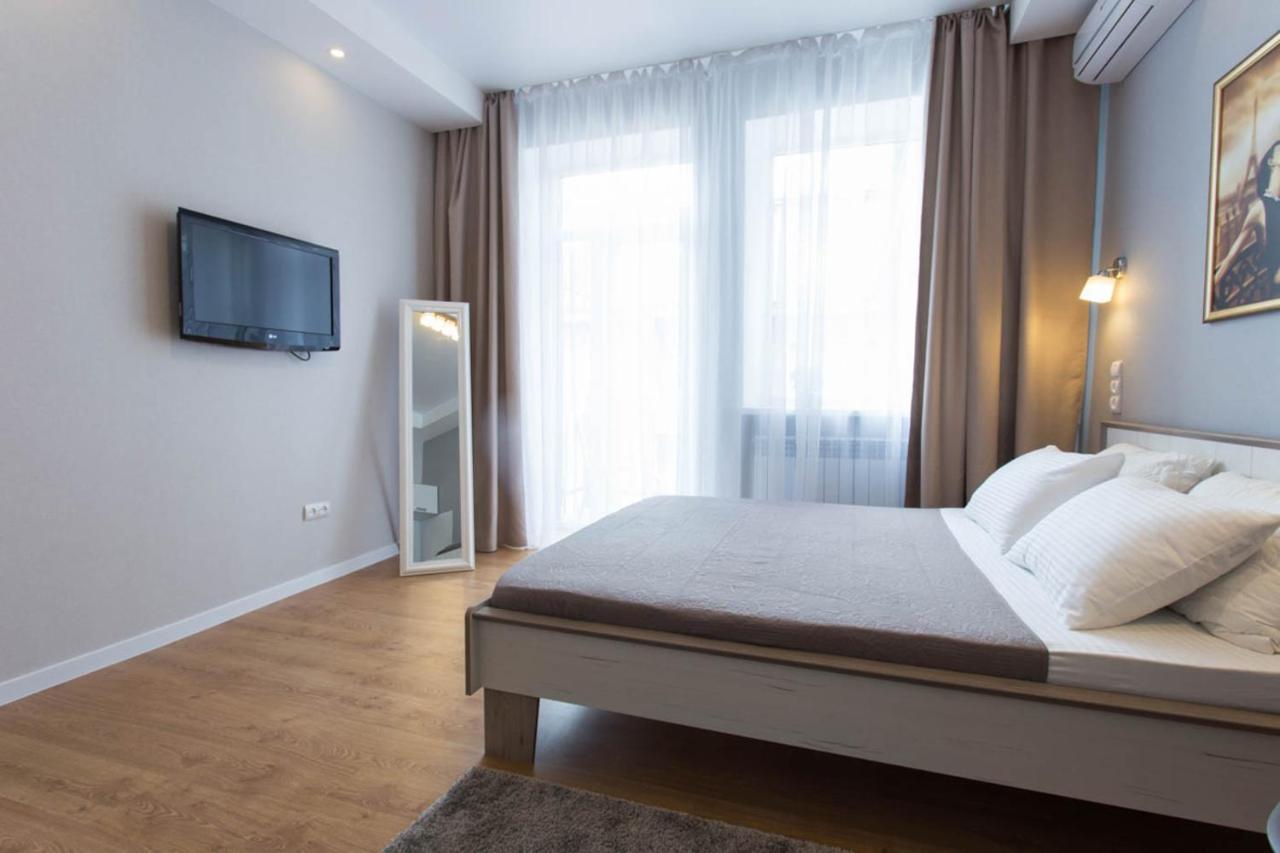 Modern Studio Beside Metro Yaroslava Mudroho, Universytet - Chernyshevska Str 95-7 Κχαρκίβ Εξωτερικό φωτογραφία