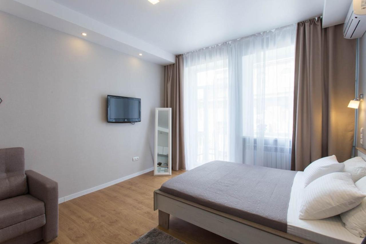 Modern Studio Beside Metro Yaroslava Mudroho, Universytet - Chernyshevska Str 95-7 Κχαρκίβ Εξωτερικό φωτογραφία