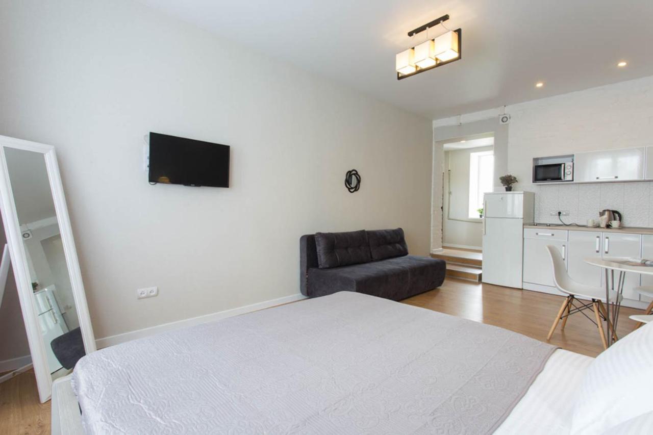 Modern Studio Beside Metro Yaroslava Mudroho, Universytet - Chernyshevska Str 95-7 Κχαρκίβ Εξωτερικό φωτογραφία